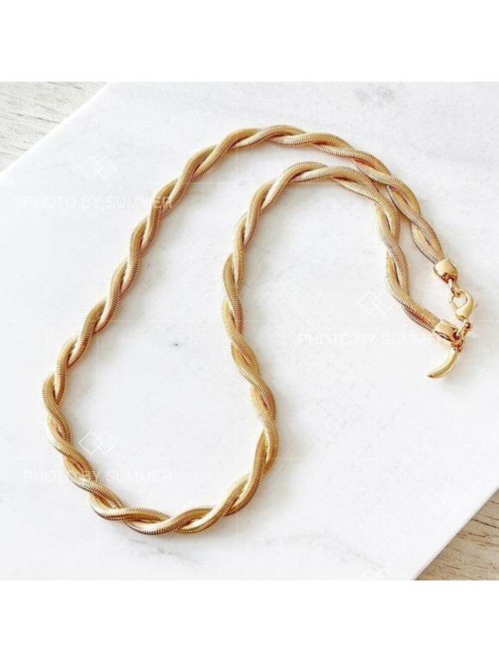 Banana Republic Gold Twisted Herringbone Chain Necklace